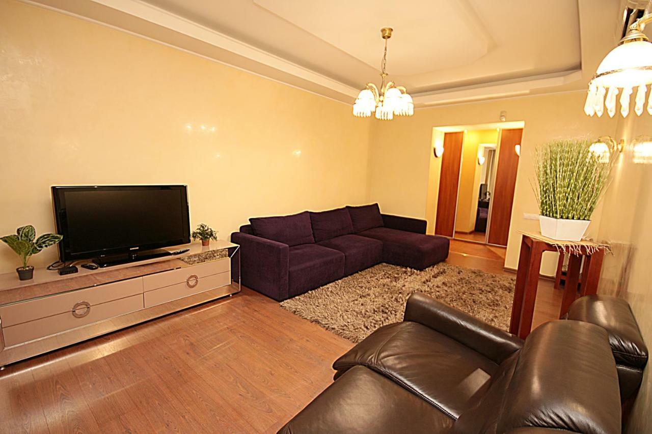 Inn Home Apartments In Kiev Center Kültér fotó