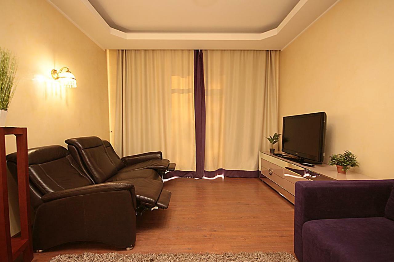 Inn Home Apartments In Kiev Center Kültér fotó